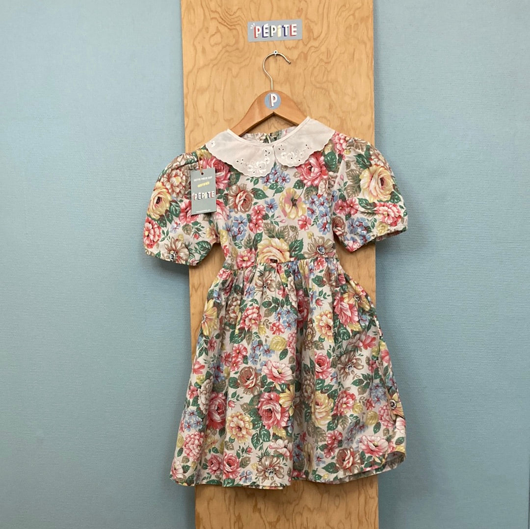 Robe fleurie col Claudine