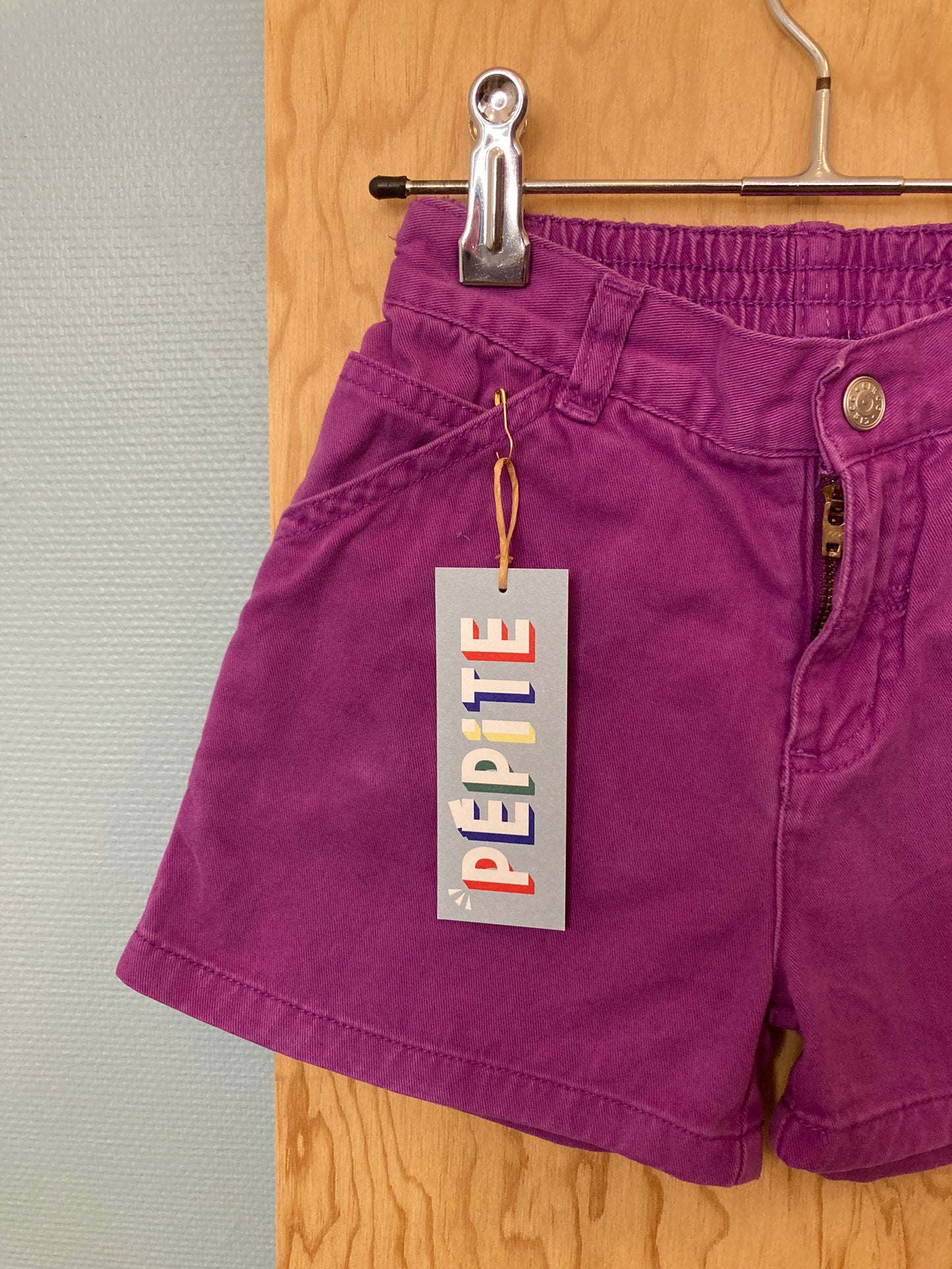 Short en toile violet