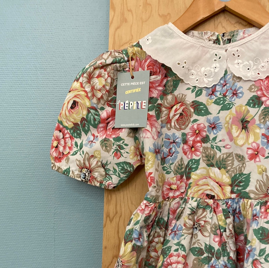 Robe fleurie col Claudine