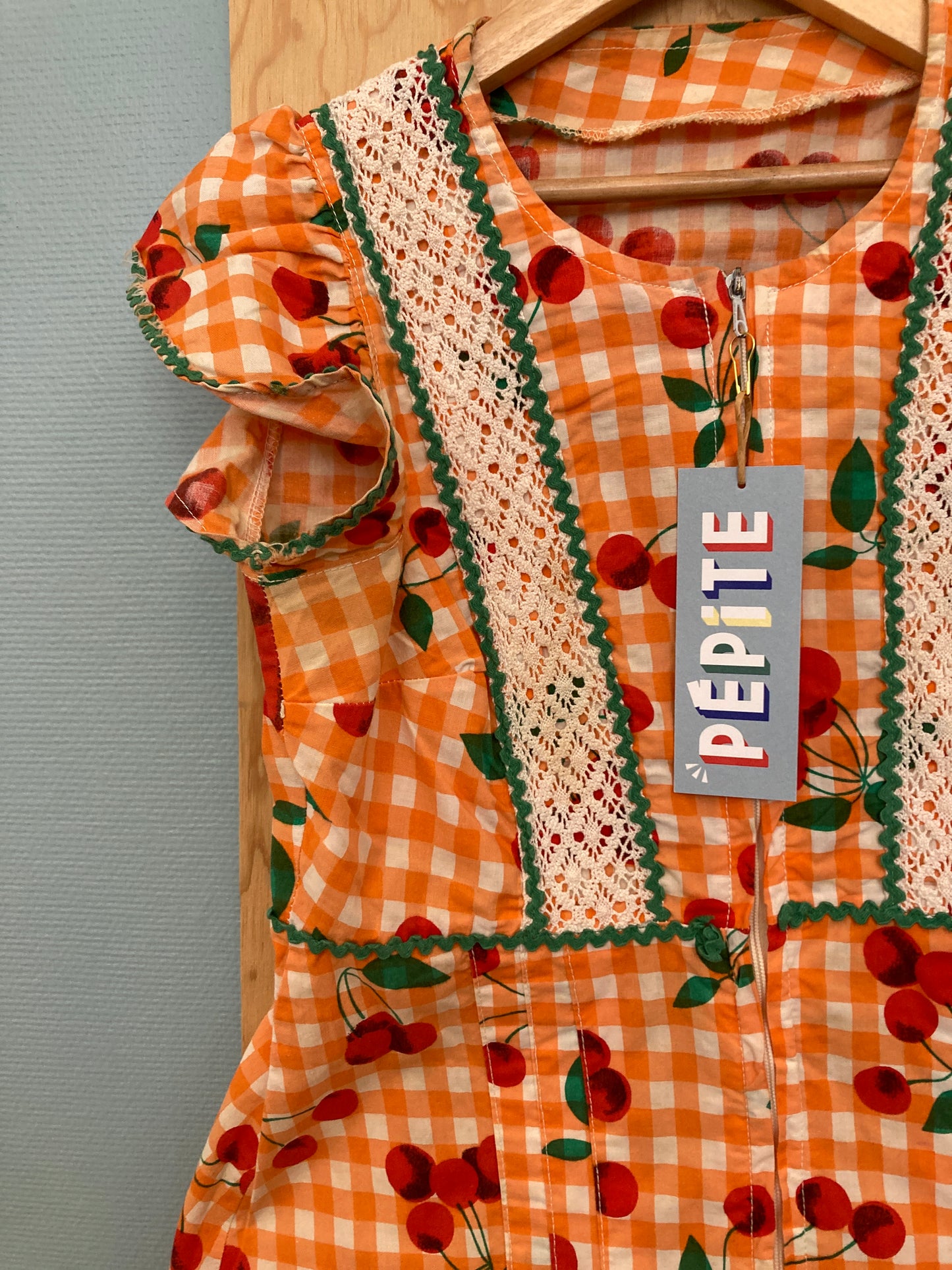 Robe cerise