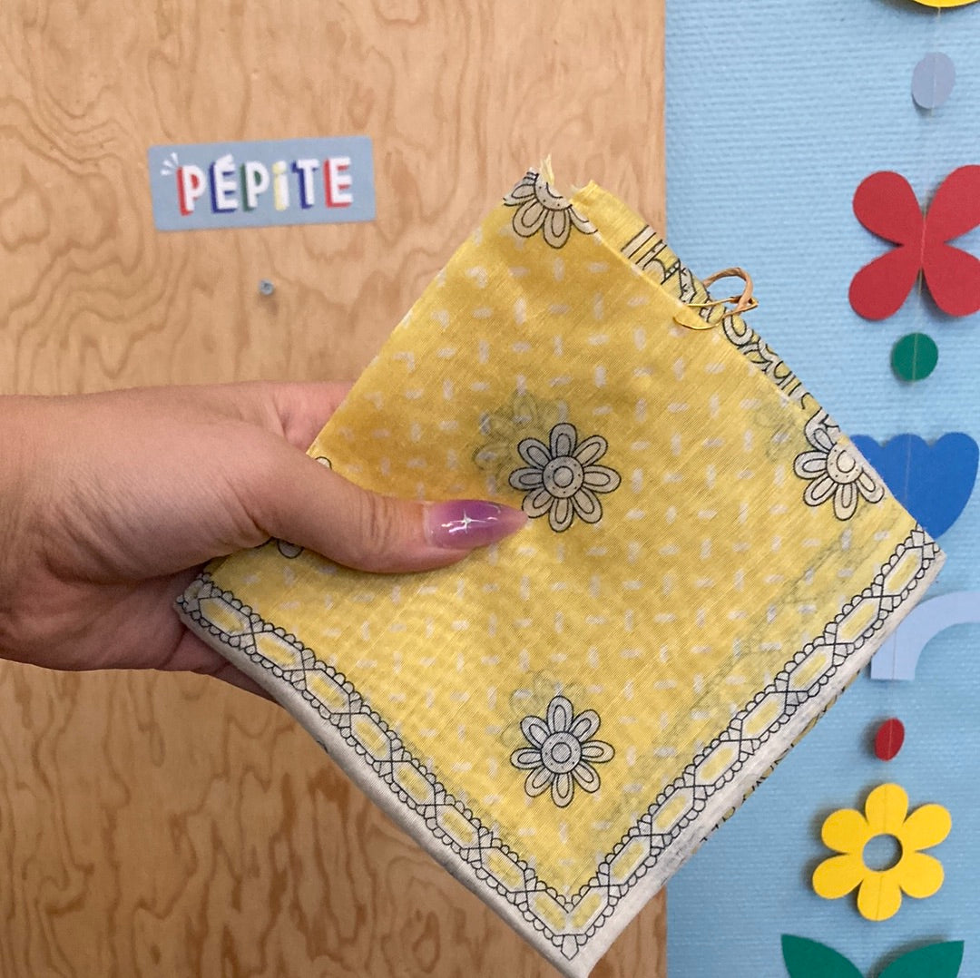 Bandana jaune fleuri