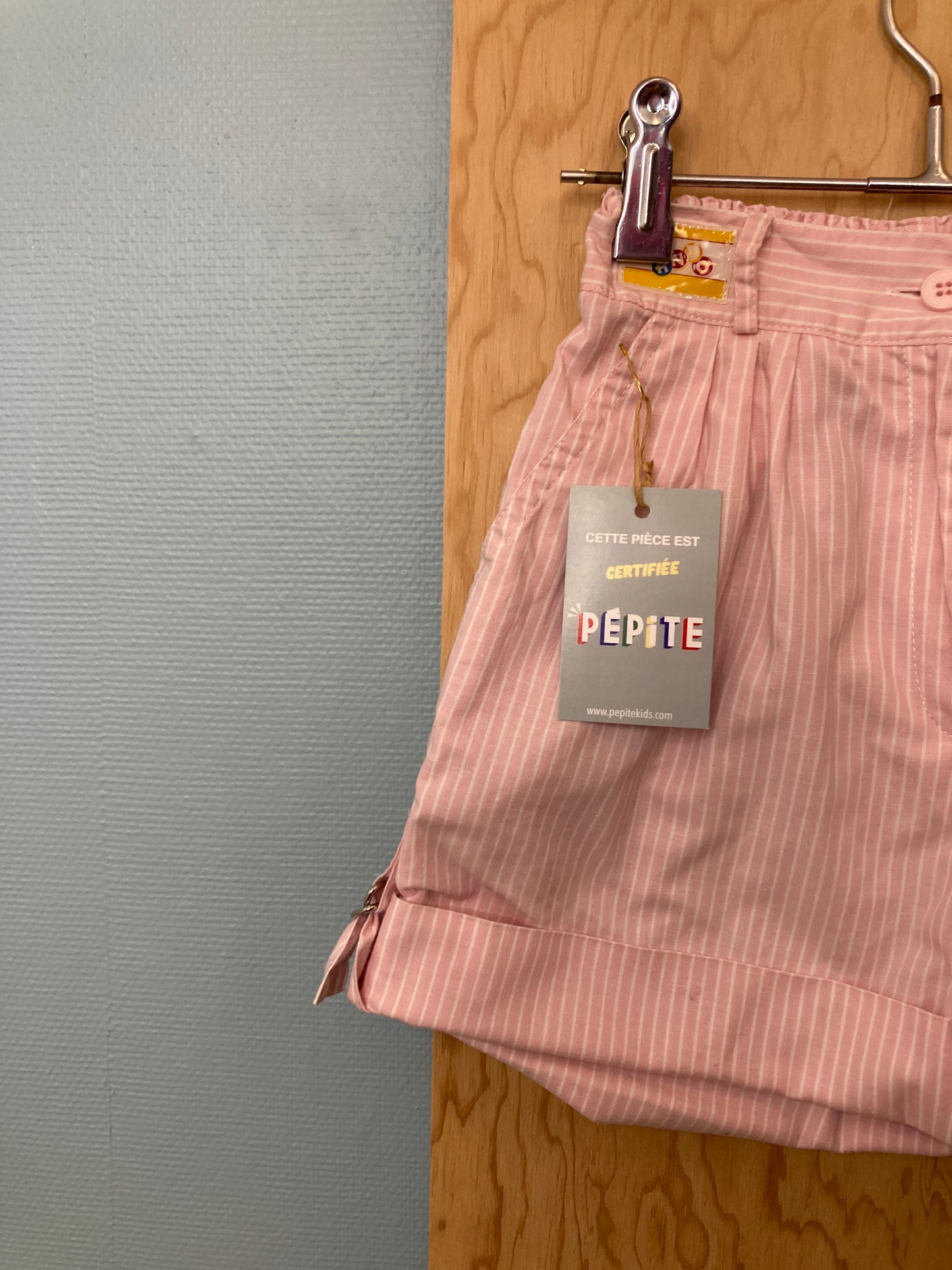 Short milleraie rose