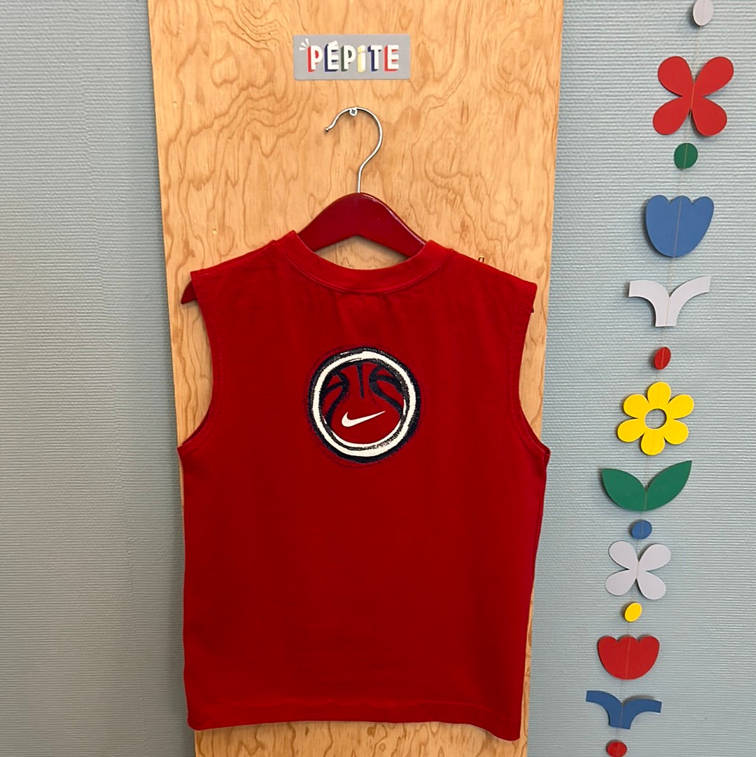 Teesh Nike basket