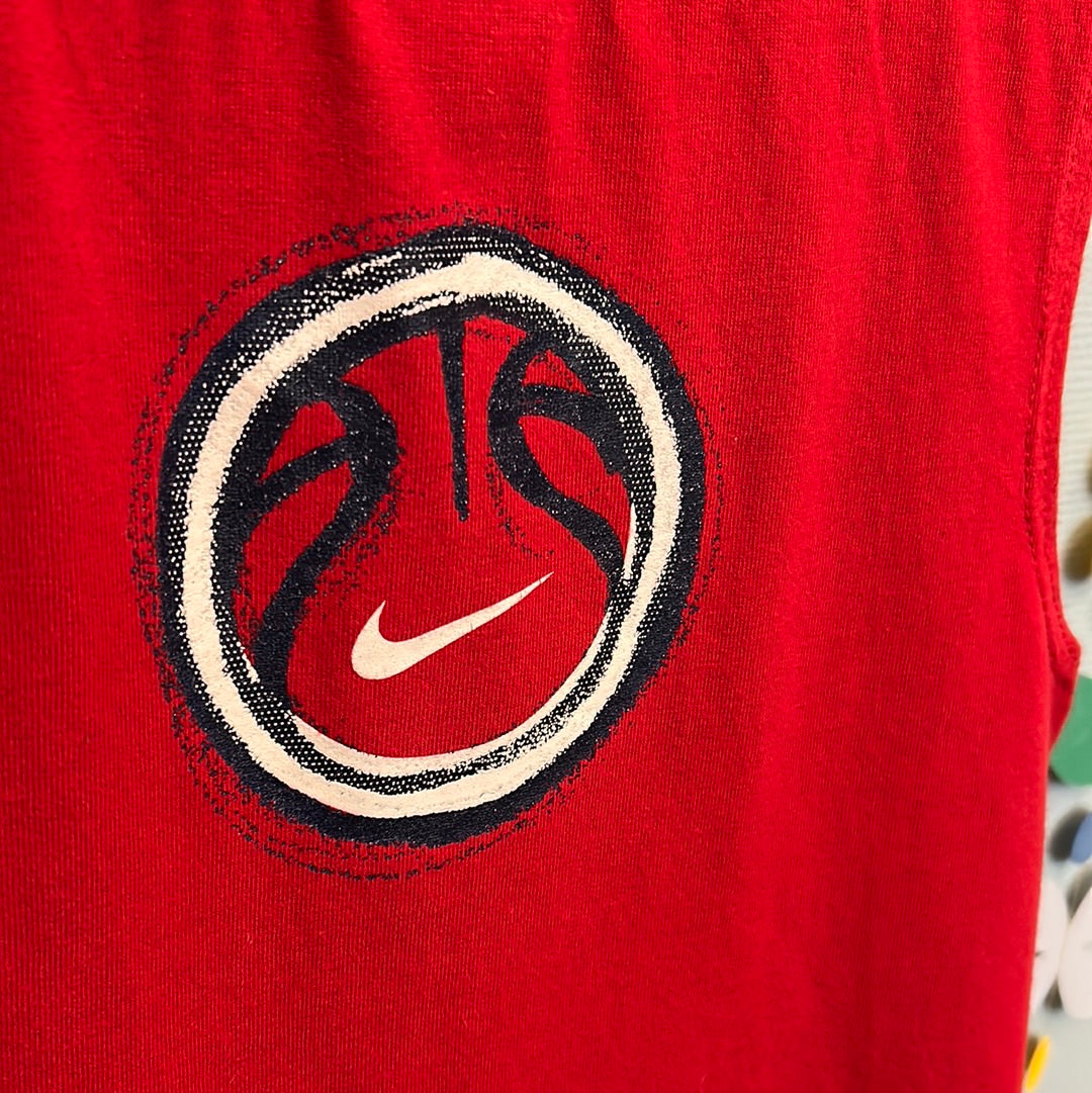 Teesh Nike basket