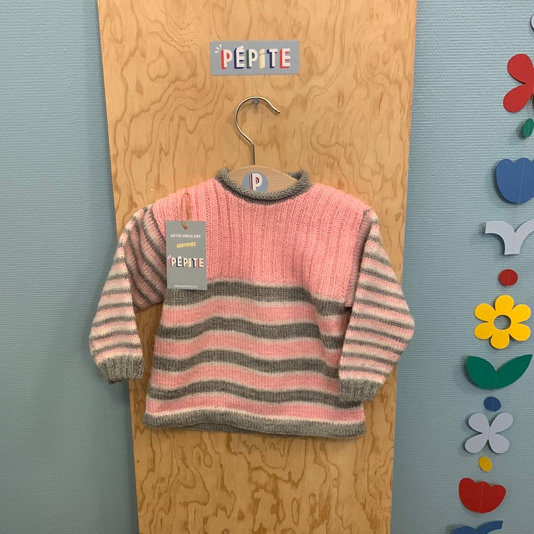 Pull tricot rose et gris